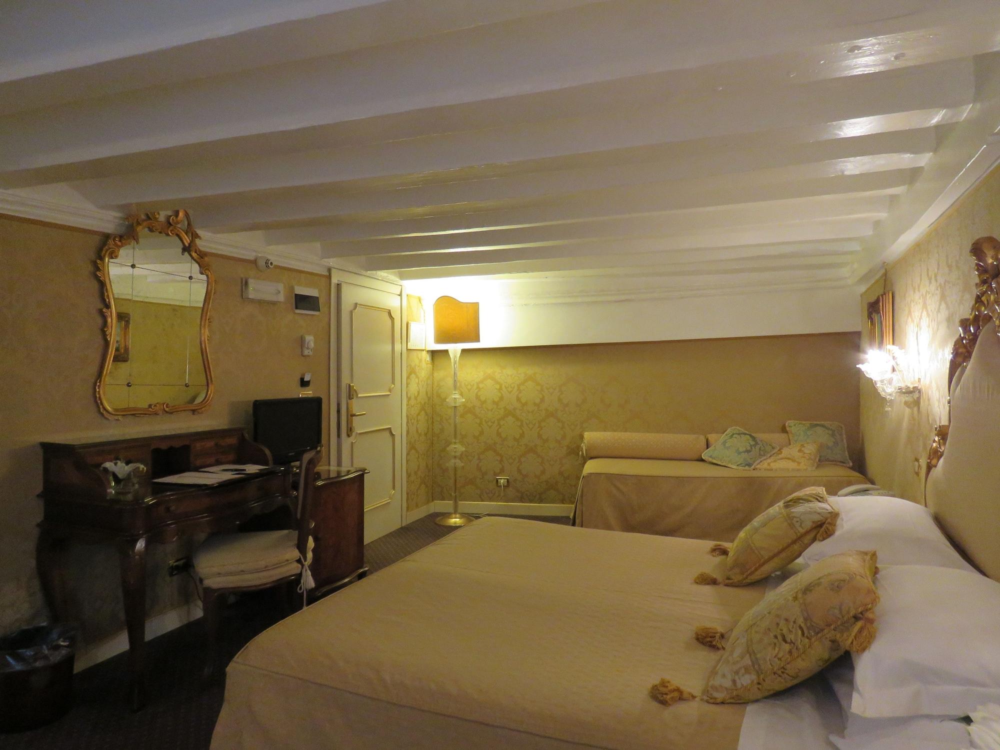 Hotel Antico Doge - A Member Of Elizabeth Hotel Group Venice Ngoại thất bức ảnh